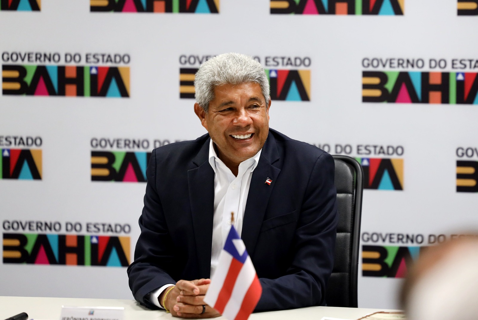 ​Jerônimo Rodrigues embarca em missão internacional na Ásia e cumpre agenda estratégica para ampliar a produção de medicamentos na Bahia