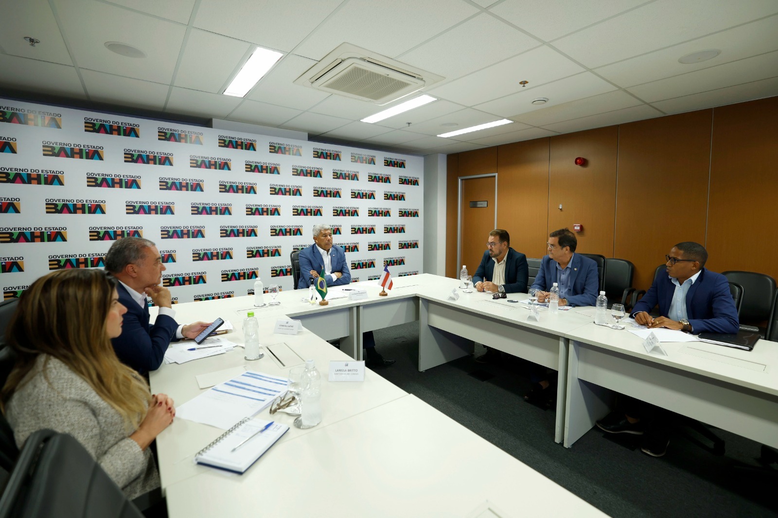 ​Com entregas durante reunião, Governo do Estado fortalece ações em saúde e infraestrutura em Madre de Deus