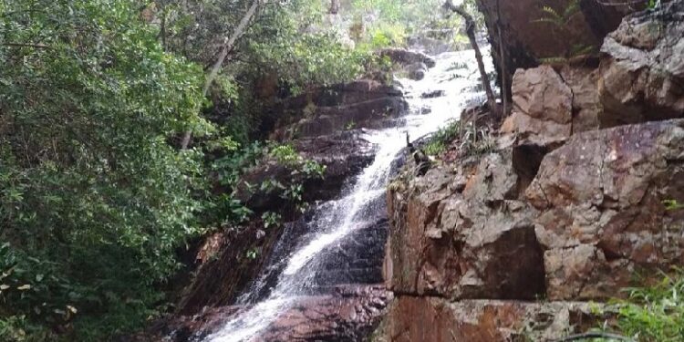 Chapada: Moradores acionam polícia após encontrarem ossada humana na região da Cachoeira do Anibal em Jacobina