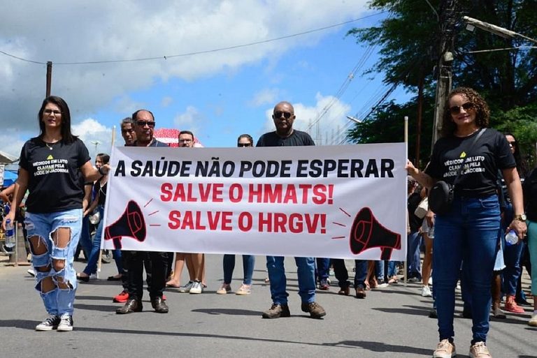 CHAPADA: Médicos protestam por melhorias na gestão da saúde na cidade de Jacobina