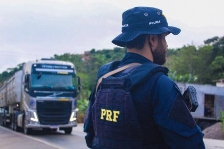 Seabra: PRF flagra crime fiscal e apreende mais de 10 toneladas de grãos