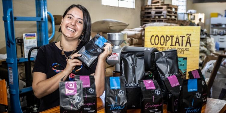 Chapada: Cafés premiados da região chapadeira estão na cafeteria da agricultura familiar na Bahia Farm Show 2023