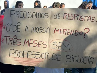 Mucugê: Estudantes protestam após três meses sem professor e sem merenda no Colégio Estadual Horácio de Matos