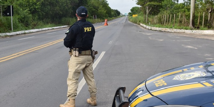 SEABRA: Equipe da PRF recupera caminhão com ocorrência de apropriação indébita durante uma abordagem em Seabra