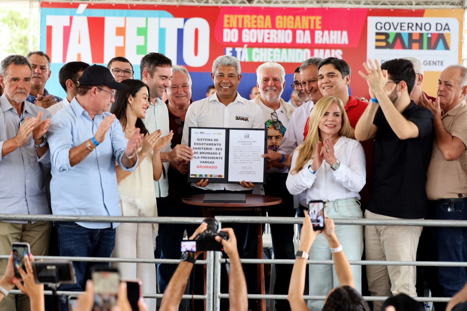 ​Governo do Estado entrega UBS e autoriza implantação do Sistema de Esgotamento Sanitário em Brumado