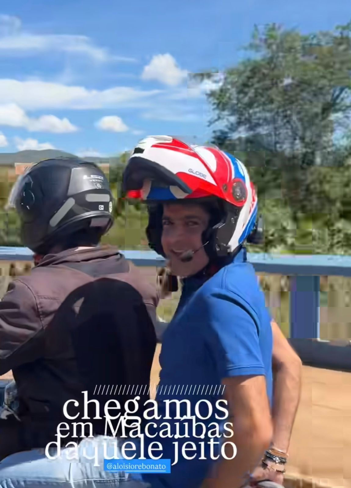 Querendo ser do povo, ACM Neto troca carrão por garupa de motoboy no interior, mas não engana ninguém”, diz deputado