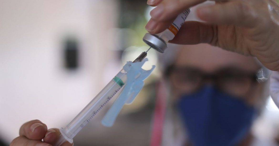 sesab-anuncia-recomendacao-para-ampliar-vacinacao-contra-a-influenza-para-toda-a-populacao-acima-de-seis-meses-em-toda-bahia 