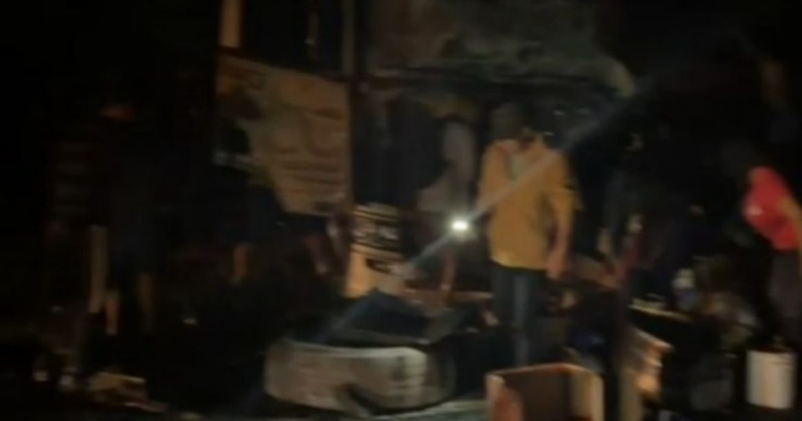 acidente-entre-caminhoes-na-br-116-em-boa-nova-deixa-motorista-morto;-trecho-ficou-interditado
