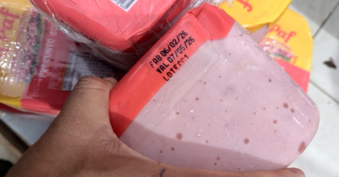 mais-de-uma-tonelada-de-carnes-improprias-sao-retiradas-em-cidades-da-bahia;-supermercados-sao-autuados-em-acao