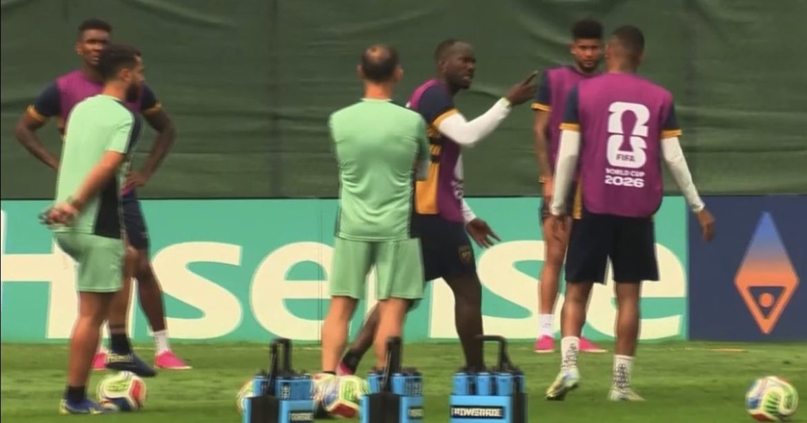 video:-eliminados,-jogadores-do-panama-trocam-empurroes-durante-treinamento