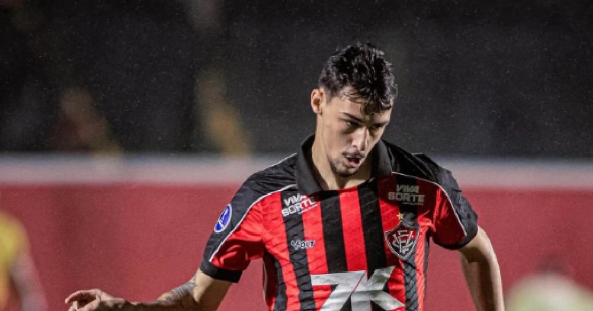 vitoria-encaminha-emprestimo-de-claudinho-para-clube-da-serie-b