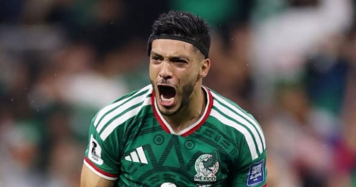 com-apoio-da-torcida,-mexico-vence-o-equador-e-avanca-as-oitavas-da-copa-do-mundo