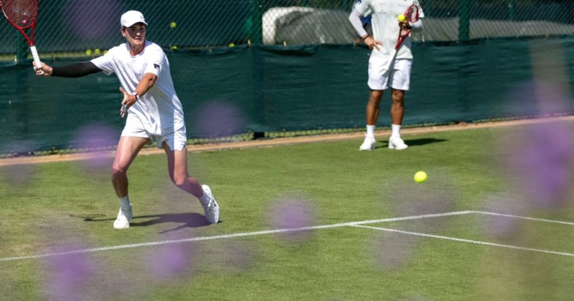 joao-fonseca-atropela-holandes-em-wimbledon-e-fica-a-uma-vitoria-de-possivel-reencontro-com-djokovic